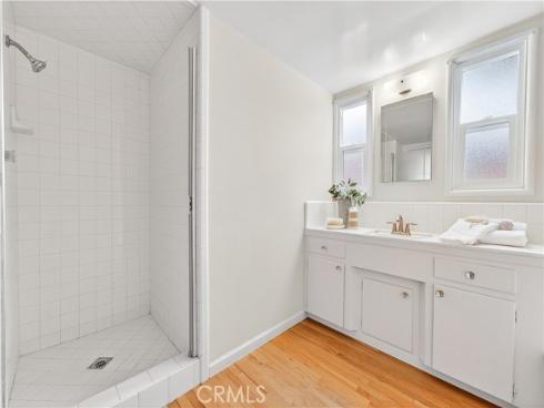 1005 W 20th  , Santa Ana, CA