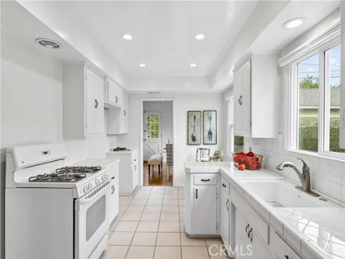 1005 W 20th  , Santa Ana, CA