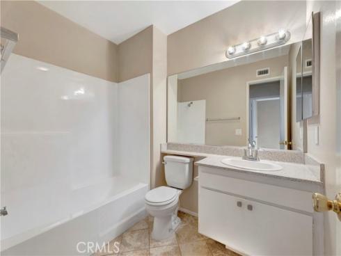 2670 W Segerstrom  f , Santa Ana, CA