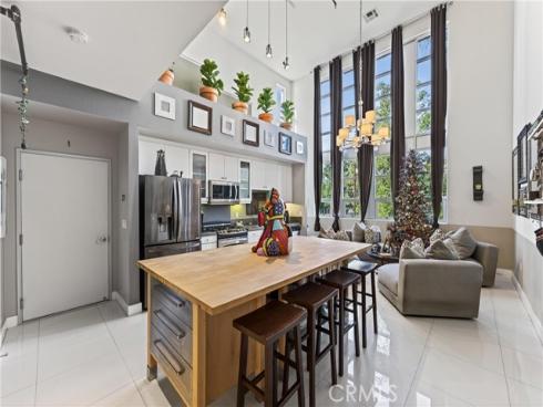 906 E Civic Center  , Santa Ana, CA