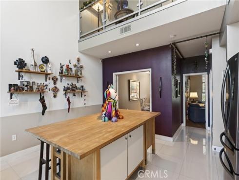 906 E Civic Center  , Santa Ana, CA