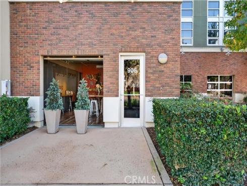 906 E Civic Center  , Santa Ana, CA