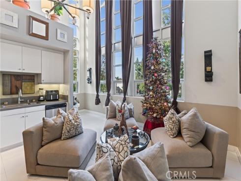 906 E Civic Center  , Santa Ana, CA