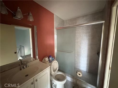 200  Carriage Dr #b  , Santa Ana, CA