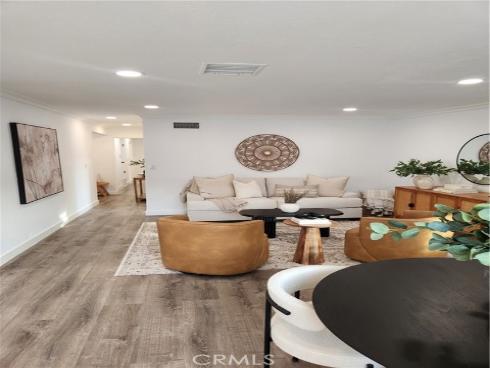 1626 E 15th St , Santa Ana, CA