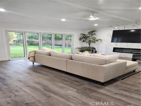 1626 E 15th St , Santa Ana, CA