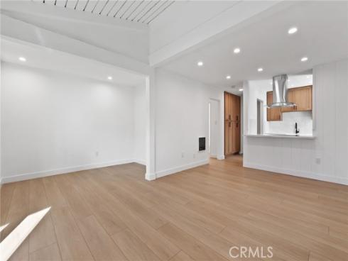 1030 W. Macarthur 90