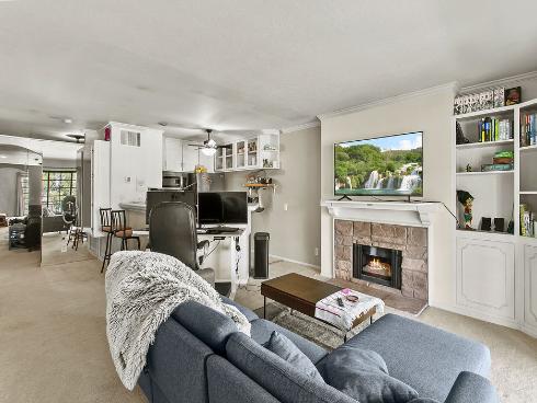 3683 S Bear J , Santa Ana, CA