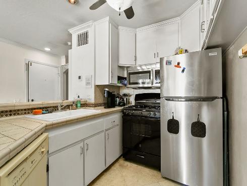 3683 S Bear J , Santa Ana, CA