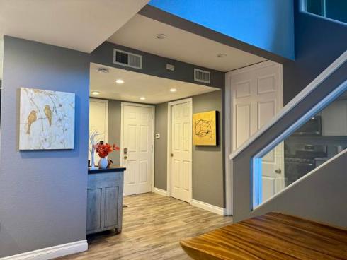 2518 N Tustin E Avenue, Santa Ana, CA