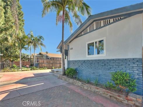 1026 W Pine  , Santa Ana, CA