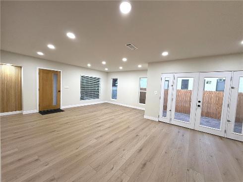 1207 S Van Ness , Santa Ana, CA