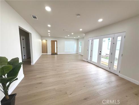 1207 S Van Ness , Santa Ana, CA