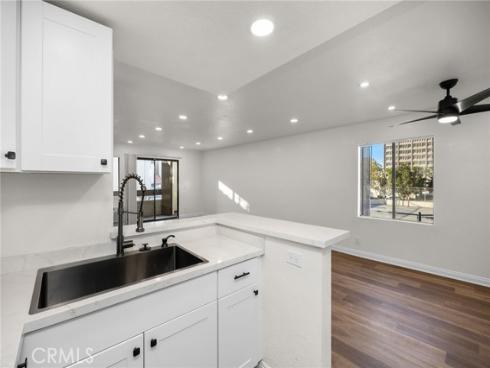 600 W 3rd B205 Street, Santa Ana, CA