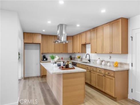 2029 W Flora  , Santa Ana, CA