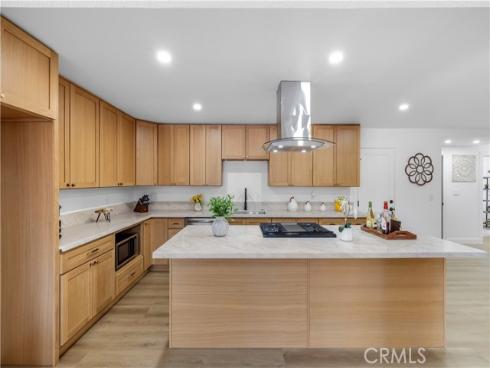 2029 W Flora  , Santa Ana, CA