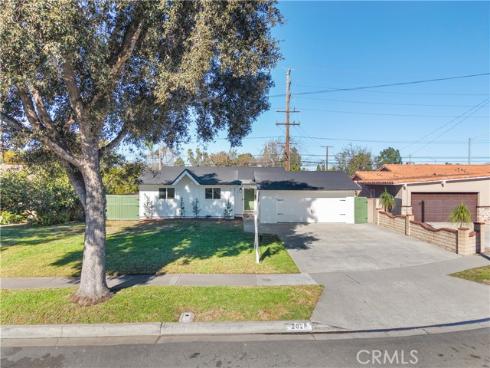 2029 W Flora  , Santa Ana, CA