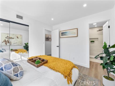 2029 W Flora  , Santa Ana, CA