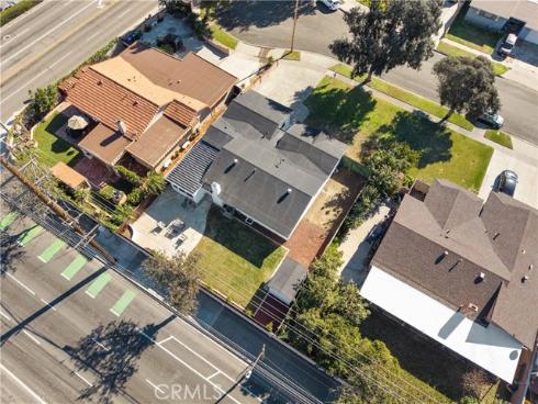 2029 W Flora  , Santa Ana, CA