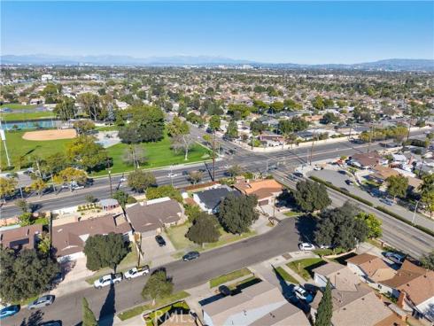 2029 W Flora  , Santa Ana, CA