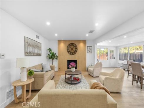 2029 W Flora  , Santa Ana, CA