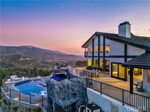 1711  Sirrine  , Santa Ana, CA