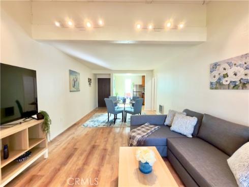 1000 W. Macarthur Boulevard 100