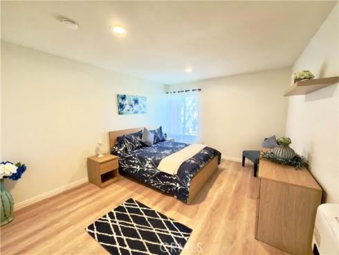 1000 W Macarthur 100 Boulevard, Santa Ana, CA