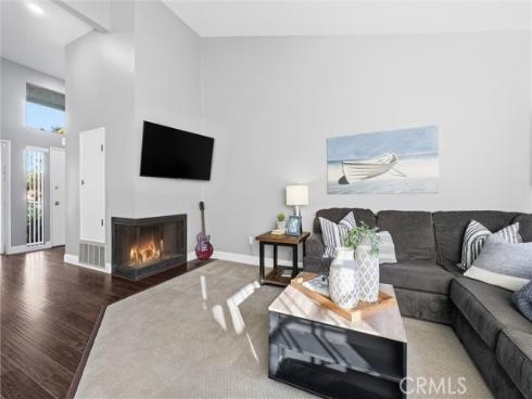 2516 W Macarthur  j , Santa Ana, CA