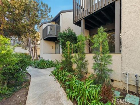 2516 W Macarthur  j , Santa Ana, CA