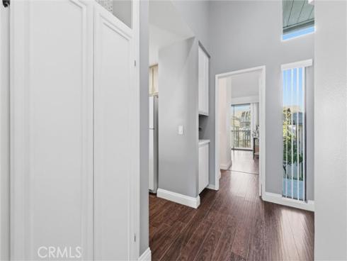 2516 W Macarthur  j , Santa Ana, CA