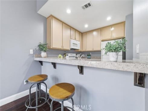 2516 W Macarthur  j , Santa Ana, CA