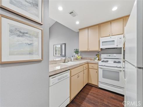 2516 W Macarthur  j , Santa Ana, CA