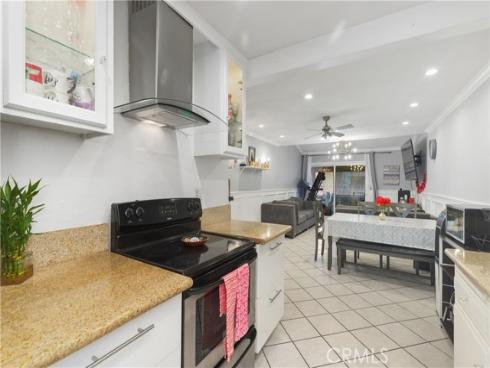 1000 W Macarthur  18  Boulevard, Santa Ana, CA