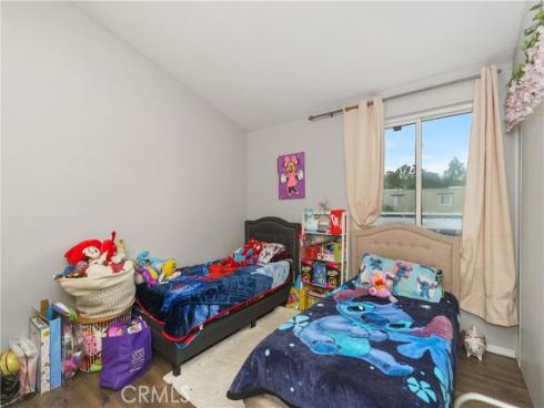 1000 W Macarthur  18  Boulevard, Santa Ana, CA