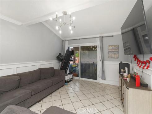 1000 W Macarthur  18  Boulevard, Santa Ana, CA