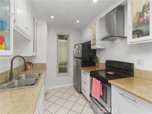 1000 W Macarthur  18  Boulevard, Santa Ana, CA