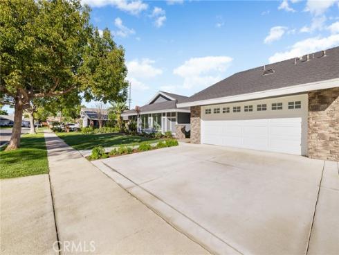 1529  Catalina   Avenue, Santa Ana, CA