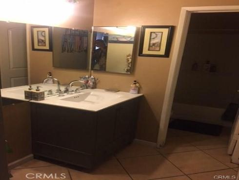 801 S Lyon A112 Street, Santa Ana, CA