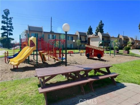 801 S Lyon H-3 Street, Santa Ana, CA