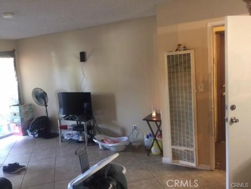 801 S Lyon H-3 Street, Santa Ana, CA