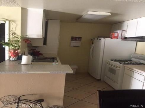 801 S Lyon H-3 Street, Santa Ana, CA