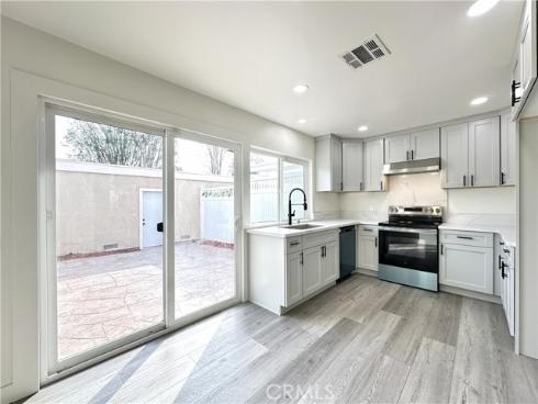 200 Carriage B , Santa Ana, CA