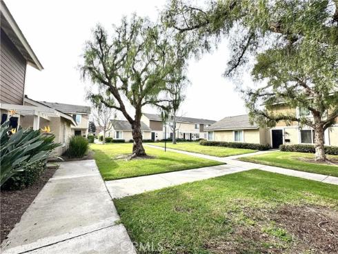 200 Carriage B , Santa Ana, CA