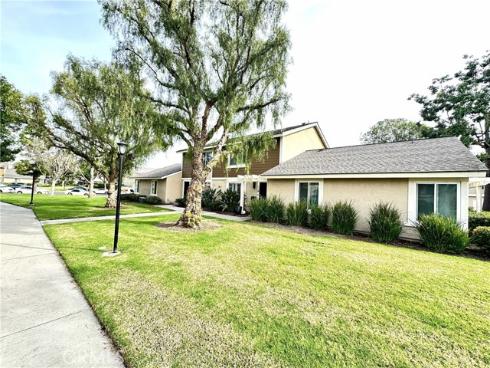 200 Carriage B , Santa Ana, CA