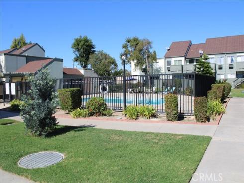 635 N Bristol  , Santa Ana, CA