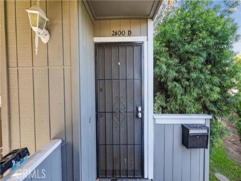 2600 W Segerstrom  D  Avenue, Santa Ana, CA