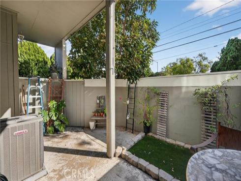 2600 W Segerstrom  D  Avenue, Santa Ana, CA