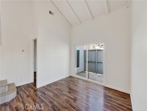 2600 W Segerstrom  D  Avenue, Santa Ana, CA