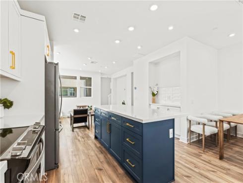 609  S Lyon   Street, Santa Ana, CA